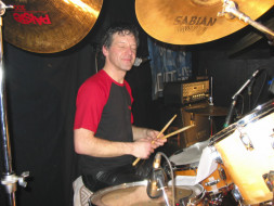 1328892766_universum 2006 011