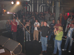 1328892772_universum 2006 025