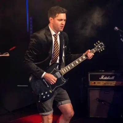 Guitars: Marcus Ade